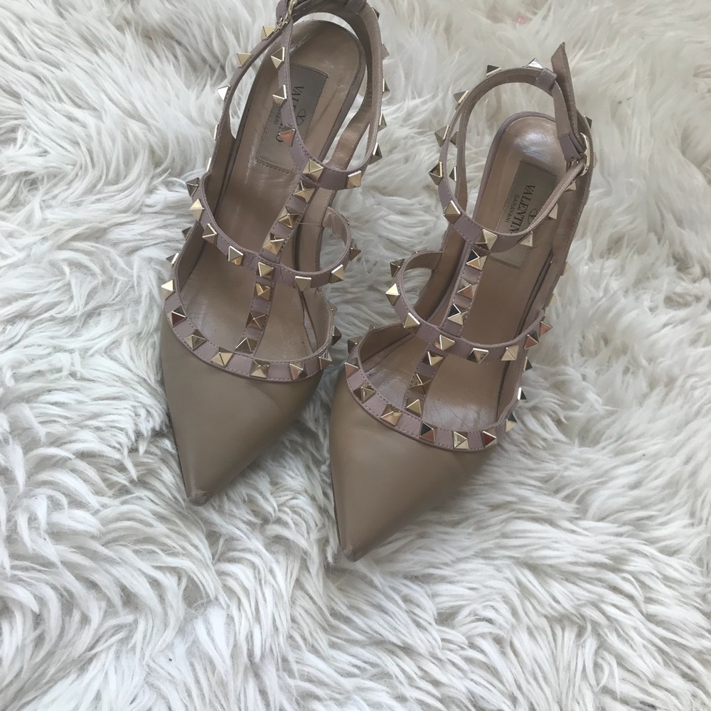 Valentino Garavani Rockstud heels - Picture 1 of 8